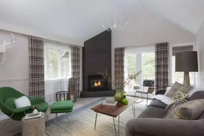 Image de Charming Room Near Craft Beer Spots | Dining for Perfect Stowe Village Escape