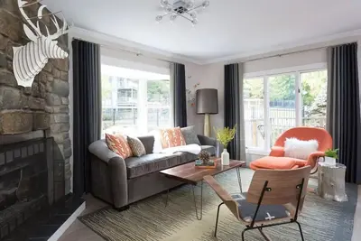 Image de Cozy Vermont Lodge Retreat in Stowe – Near Hiking, Breweries & Main Street