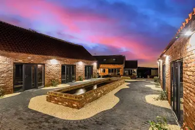 Image de Sherwood Hideaway is a stunning, exclusive-use celebration house nestled in the heart of Sherwood Forest. Designed with unforgettable group experiences in mind.