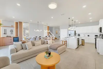 Image de Fabulous 10 Bed Pool Home with Game Room-15985ccl