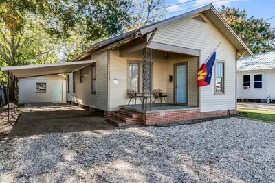 Image de Lafayette Getaway-A cozy private bedroom close to downtown, with shared spaces