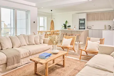 Image de Appartement-Prestige-Sdb privée avec baignoire-Vue sur Mer de côté-36