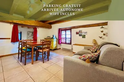 Image de Au pied du château - parking wifi jardin - clg savoie