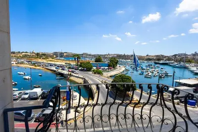 Image de Cosy Apartment with Valletta and Harbour Views
