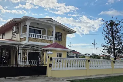 Image de 3 min from Ogle Intl Airport \nVacation Home in Prime Location