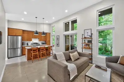 Image de New! 500 House - Unit A 1-Bedroom Townhouse - Handicap accessible