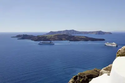 Image de Dazzling Santorini Suite | Mystic Escape Suite | Breathtaking Caldera and Sea.