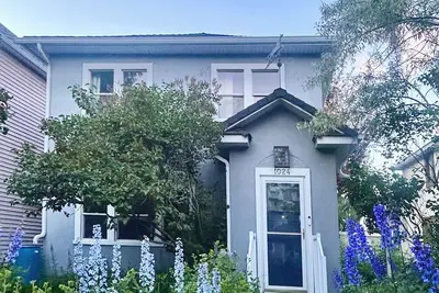 Image de Stylish Inner-City Character Home, steps to river, restaurants and shops.