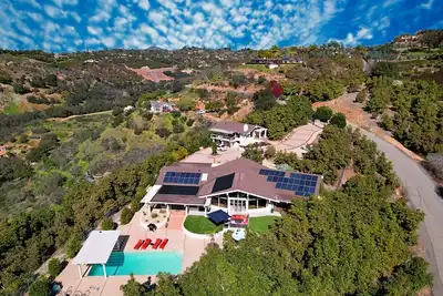 Image de Hilltop Villa, Guesthouse & Casita with Pool Oasis