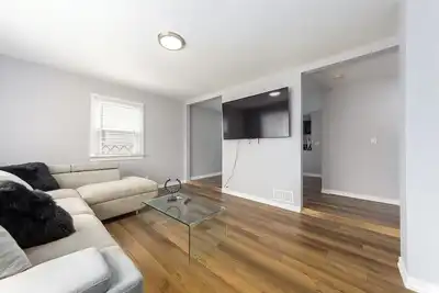 Image de Spacious 2br/2ba Elmont Apt – Private Entry