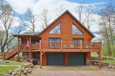 Image de Cozy Cabin ~ Deck ~ Fire Pit ~ 10 Min to Dells