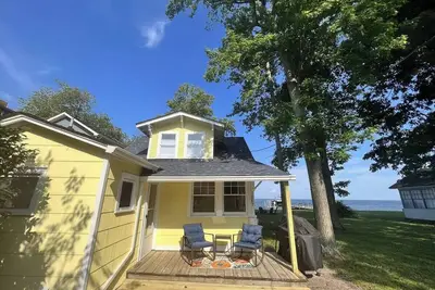 Image de A Little Piece of Paradise - Waterfront Home