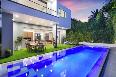 Image de Villa Waldorf by LuxJB 🏆 16 Guests 🏆 Heated Pool & Jacuzzi