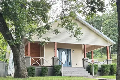Image de Enjoyable 3-bedroom house with Ac in charming Van Buren