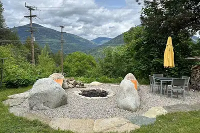 Image de Bees Knees - King Suite, Sauna & Cold Plunge