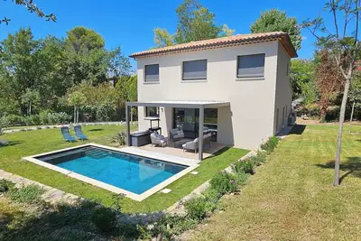 Image de Villa neuve au calme avec piscine. 4 chambres 8 personnes