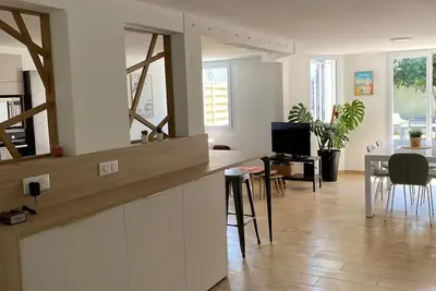 Image de Maison entre Terre et Mer - proche de la plage - animaux de compagnie acceptés!