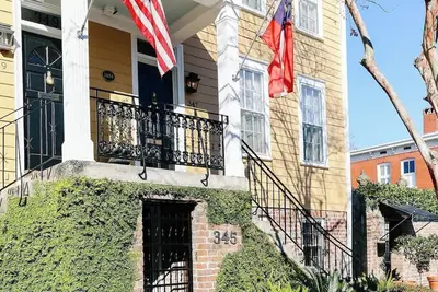 Image de Lavinia Low House|Historic Townhouse near Jones St