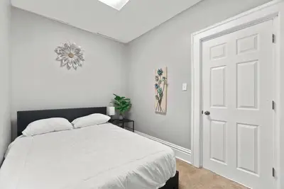 Image de Free Parking at this Downtown Apt