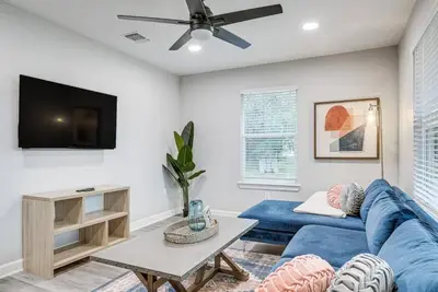 Image de Charming, Newly Renovated 3-bedroom house minutes away from Downtown Brenham