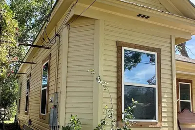 Image de Newly renovated Folk Victorian- walk to downtown