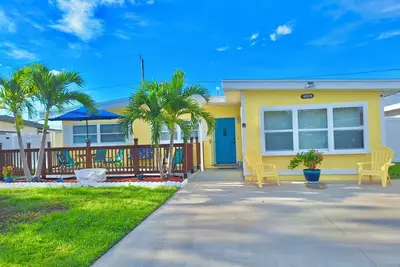 Image de 3-bedroom Sunny Escape in St Pete Fl Sleeps 6