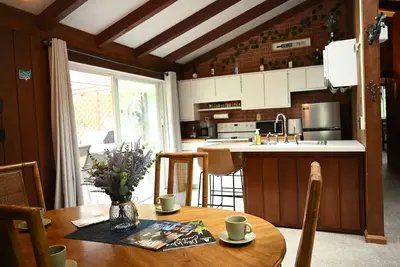 Image de Cozy Getaway in Madison- Near Lake, Wineries, and the Strip