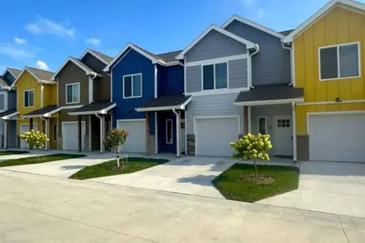 Image de 2 Beds + Gym + Garage | Near Downtown