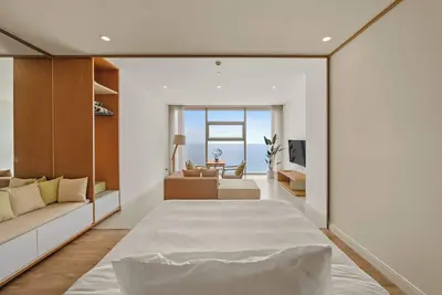 Image de 2bdrm beachfront apartment in Đà Nẵng with Ac, fitness room, outdoor pool
