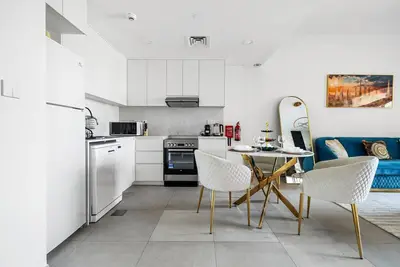 Image de Elegant 1br + Laundry | Asayel 1 Mjl | Pool View