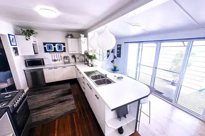 Image de Retro Hidden Gem with Deck & Bbq, 10 mins To Wineries