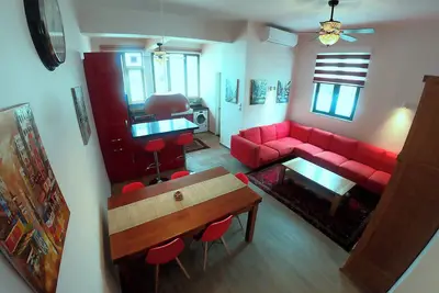 Image de 2 Bedroom Apartment beautifully decorated in the centre of Sai Kung Town.