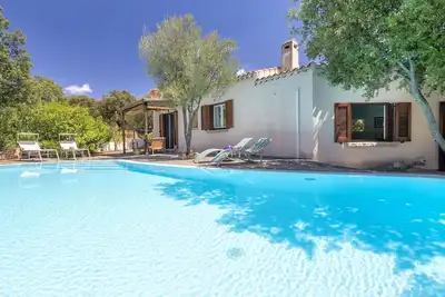 Image de Belle maison de vacances privée avec Wifi, piscine privée, climatisation, Tv et patio