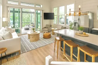 Image de Settle Down on the Lake – Your Waterfront Escape in Tracy City
