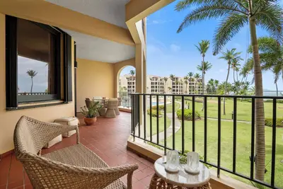 Image de Tropical escape | Beachfront 2-bedroom condo | perfect for families and couples