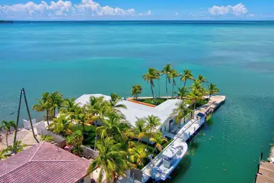 Image de *New! *Paradise Point~Views! ~Open Water~Dock~Pool!