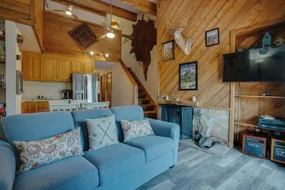 Image de New listing! Condo within walking distance of the lift