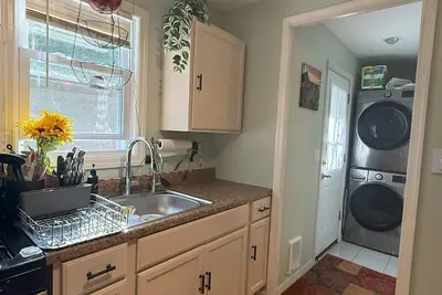 Image de Tranquil Cottage Haven Steps from Ball Pond & Putnam Lake
