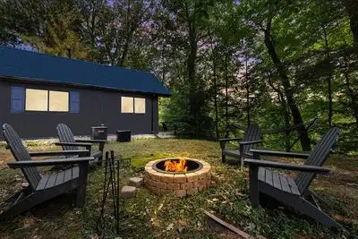 Image de Forest Retreat Above the Kalamazoo River