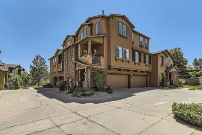 Image de Monthly Rental condo w/garage