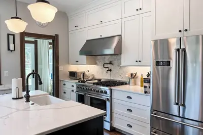 Image de Luxe on Fourth - Walk to Iu, Downtown & Kirkwood