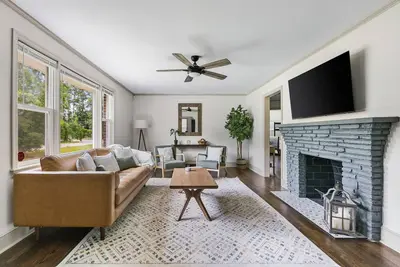 Seminole Stroll - Cozy 3 Br w/ Pool near Usc & Zoo