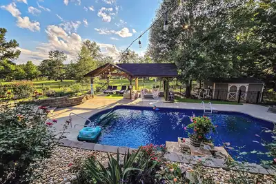Image de Lakefront 6br house w/Pool, Game Room & Private Pier