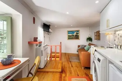 Image de Charming 1-bedroom cottage in adorable Lisbon center with Ac - Casa Aurora