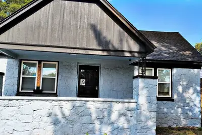 Image de 3br/2ba Short Mid-Term Rentals