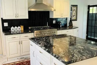 Image de 5-bedroom House in brilliant Conneaut with Ac