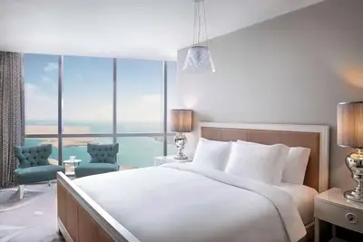 Image de 3 Bedroom Apartment Sea View Near BinSina Pharmacy