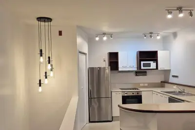 Image de Family friendly two bedroom apartment with secure free carparking. Pool &Gym too