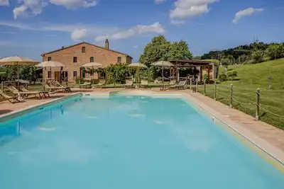 Image de Spacious and cosy villa with pool in the countryside, just 15 minutes from the beaches of Senigallia