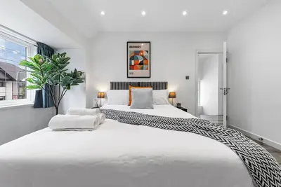 Image de Modern Spacious 5 beds 3. 5 baths house in Wembley (Free Parking) near Stadium